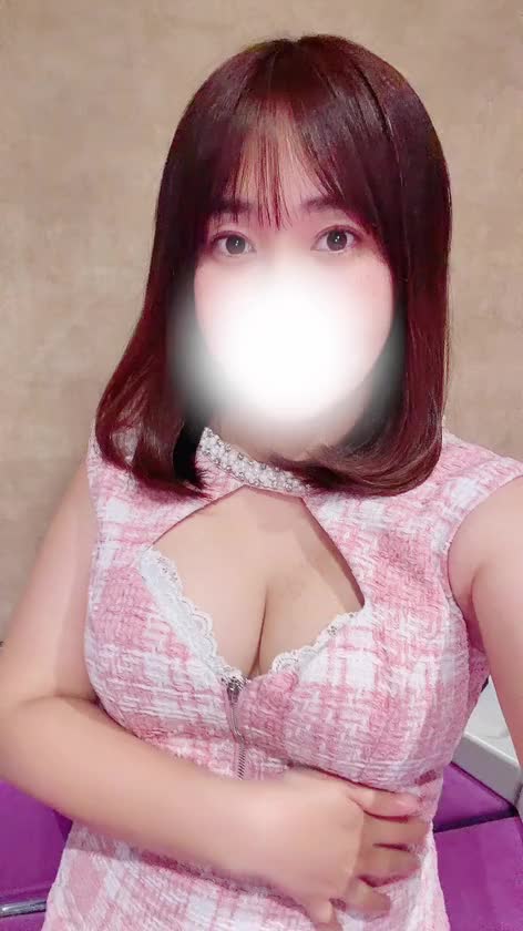 今日はね、おっぱいをもみもみしてる動画を撮ってみたよ…🤭💗

ちょっと恥ずかしいけど、いっぱい見てもらえたら嬉しいな🥺💕

何回も見ちゃうくらいドキドキしてくれたらいいな…♡