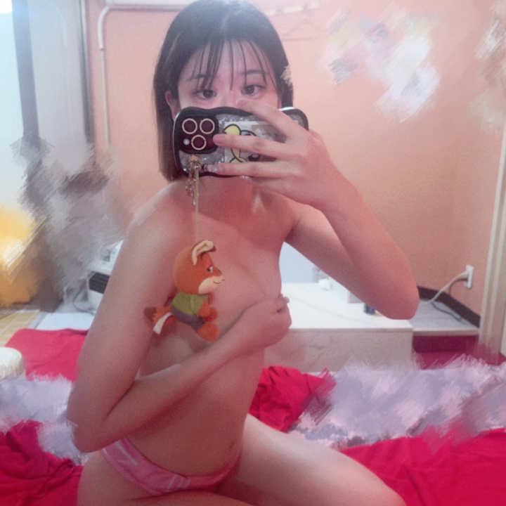 みるくです🤍
このお時間までお誘い
ありがとうございました!
あまりにもおちんちん不足、、、
激しいのも優しいのもやりたい❣️
痛くなければオールOKだから🙆🏻♀️︎💗
きつきつまんまん堪能しない?
名器だよっ🥺💕💕💕💕
みんなバックだとすぐイっちゃう😳💭
自分もお兄さんも気持ちよくなれるなら
最高だねん🥰🥰
口だけでもイきそうになる
お兄さん多くて嬉しい🥹✨✨
お仕事おやすみのお兄さん
会いに来てね♡♡
明日までいます!
