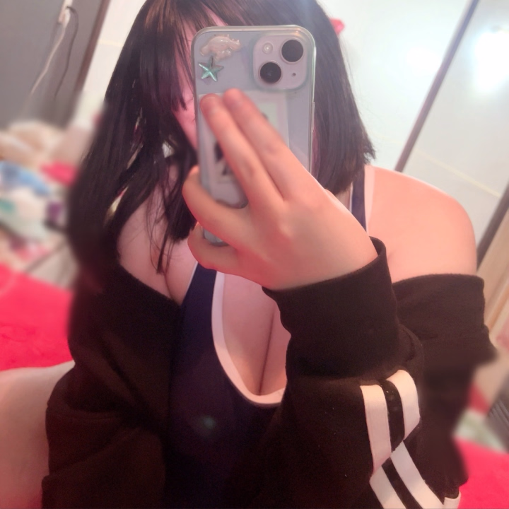 まだまだ夜はこれからだよ🌙💗💗



ムラっときてるお兄様
寝る前にサクッと気持ちいいことしちゃお❓💗




１日の疲れ
なのはが沢山癒してあげるし
お兄様のギンギンなアソコ🍌
よしよししてあげる💗💗



まだまだ待ってるよ➰💗