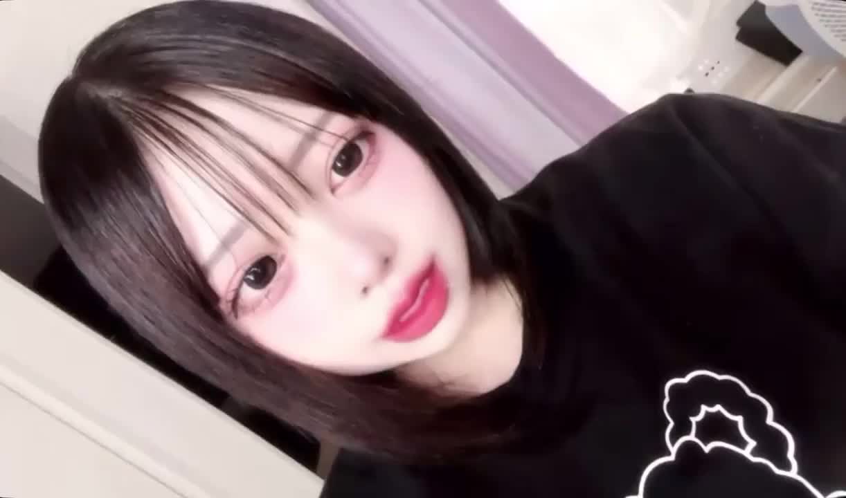 なの普段エクステつけてるから
この長さから全然伸びなくて、、
どうしよう('_')💦


お兄さんたちはロングか
ショートどっちが好き❔💭


制服に似合うのはやっぱり
ショートなのかな❔🙂‍↕️


でも黒髪ショート可愛くて
やめられない🤤💖

♡┈💞┈♡

なの‎ꧦ𐅁𐀸𐋠𛰙᭜𖫴𖫰𖫱𖫳𖫲𖫲𖫳𖫴𖫰𖫱꛰ﯩᩝ︪᭜𖫴𖫰𖫱𖫳𖫲𖫲𖫳𖫴𖫰𖫱꛰ީᩝ𛰚