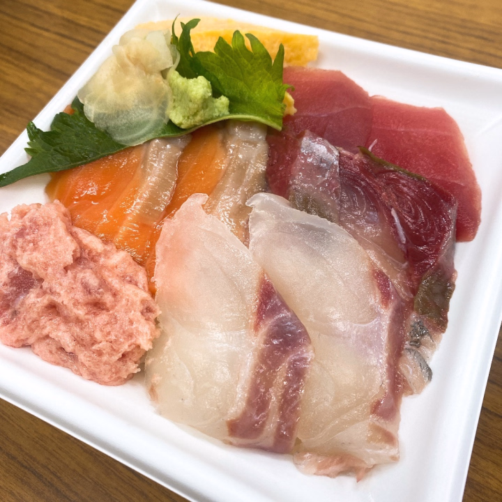 おーひーるごーはーん
頂き海鮮丼😋🍴