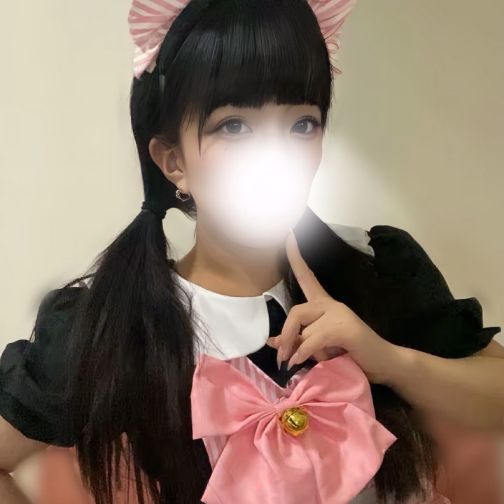 ꒰ঌ┈┈┈┈┈┈┈┈┈┈┈┈┈┈┈໒꒱
.
昨日5/10は、メイドの日だったらしいんやけど似合ってる？🎀
.
X▶︎@mmkn_dayo
Instagram▶︎@momo.kan0409
Tiktok▶︎@momo.kan.chan

フォローお願いします🙇🏻‍♂️