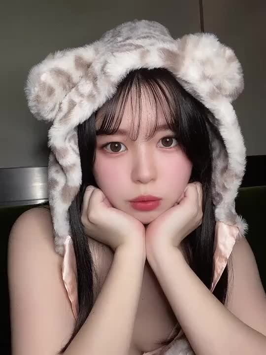 えちえち猫ちゃんだよっ♡
12月にこれは変かな？？🥺
ヒメクリ応援して欲しいなぁ〜🫶