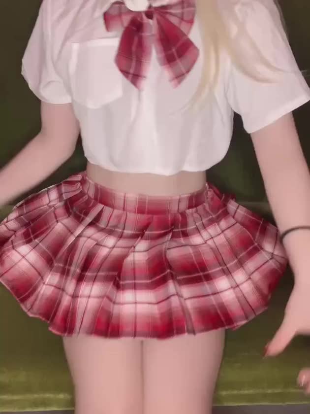 新しい制服届いたよ🫶🏻
スカートの中見に来てね💕︎
オプションで衣装チェンジできるから頼んでね♡