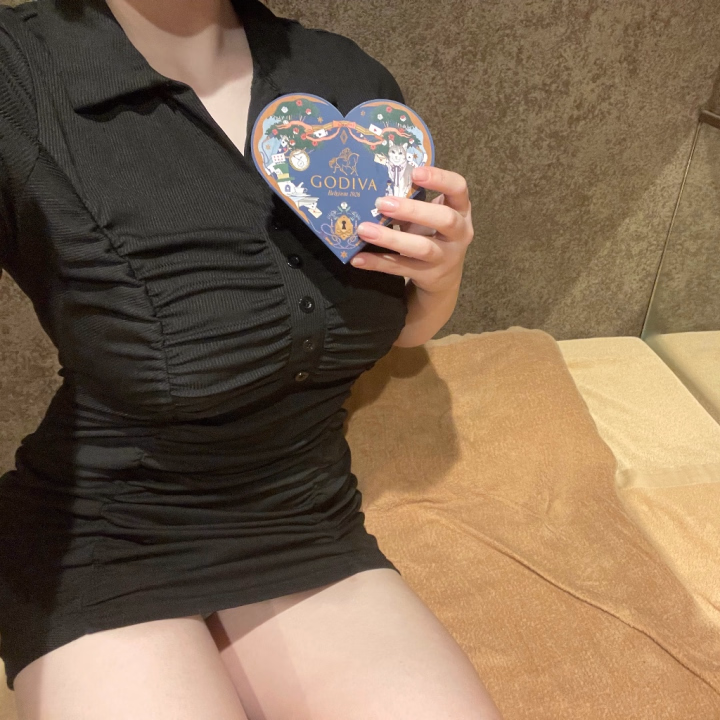 お久しぶりです❣️
遅くなってしまいましたが、、
3日(火)予約指名様ありがとうございました❣️

2日に時間の関係でご案内できずだったのに予約してまた来てくれて嬉しい🥹

バレンタインチョコもありがとう🍫💖

次回23日(月)19:00~24:00お店います🐮🖤