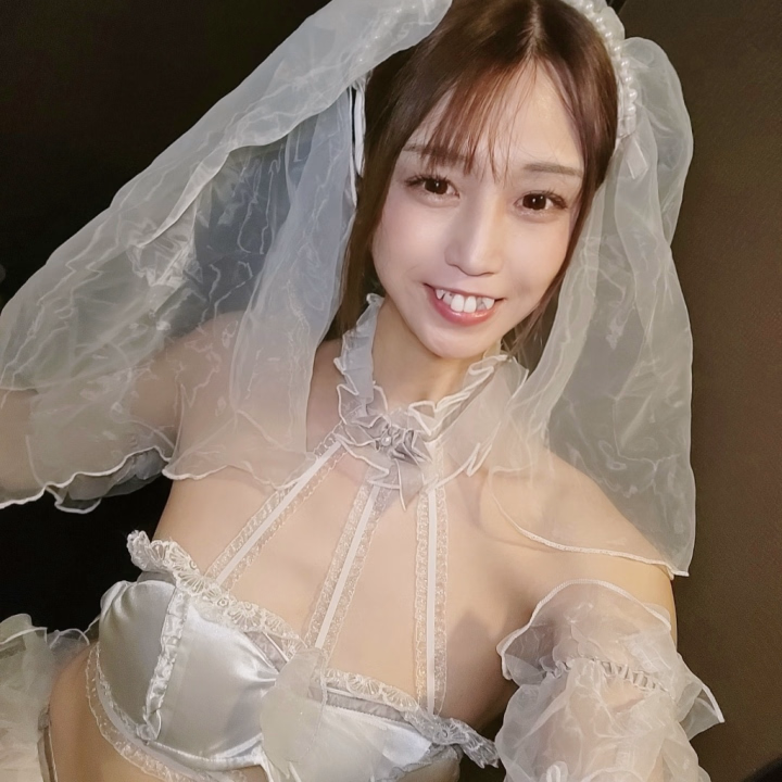 こんばんわ👰💕ゆらです笑

とっても久しぶりのウェディングコス💛
えっちぃ花嫁ですよ💕

今月、私事で、、かなりシフトが組みにくく出勤減りそうな気配です。。
シフト更新前でも早目のご予約待ってます😚💕✨