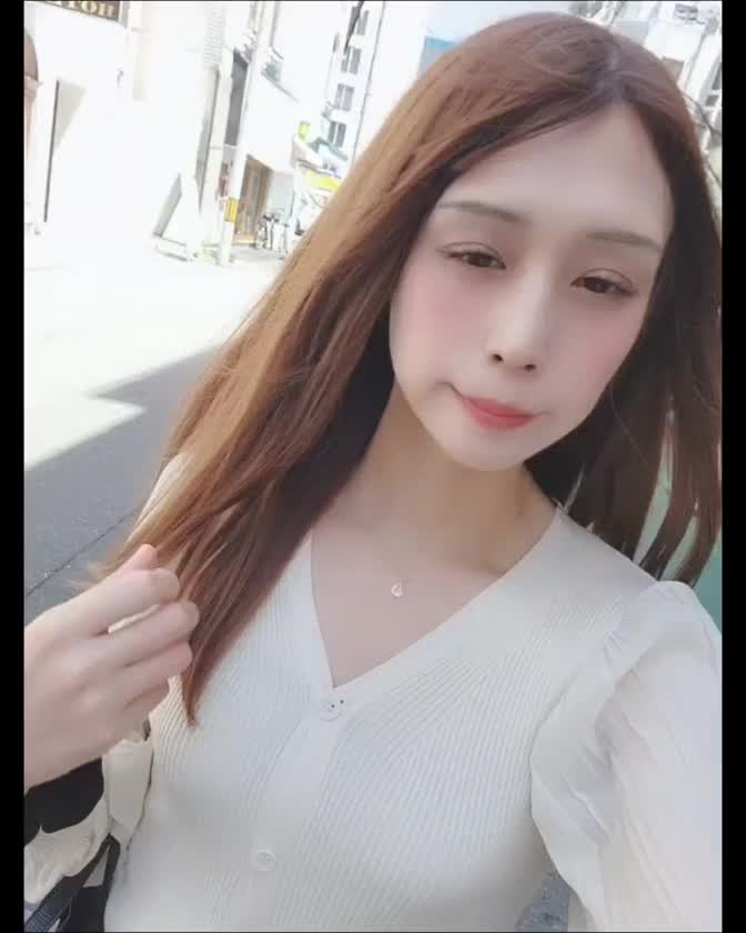 こんにちは💛ゆらです👸

てくてく～🚶‍♀️💕
今日も暖かい☀️日焼け対策用グッズをそろそろ集めなきゃ🌞

ご予約お待ちしてます😘➰💋