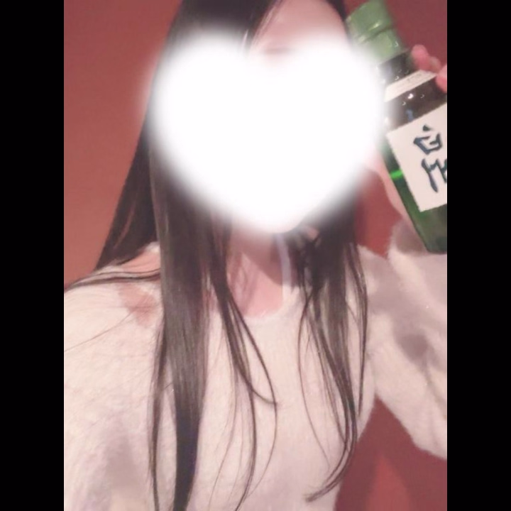 3日 本指名様🎀


 やっぱりしのちゃんやわ
最高やわって

毎回なんだかんだ
戻ってきてくれるおにいさま🤣


ある事忘れてたの
ごめんね😭😭

つぎ楽しみにしててね✨


なんかさ、いっつも
時間過ぎるのはやくない？！

気づいたら、時間だ！って
なるんだけど🥲

きっとリラックスしすぎてる🐑


お酒好きなら大好きであろう
素敵なお酒のプレゼントも
ありがとう︎💕︎


大事に飲みます🍶´-


次会うのは
いつも以上に楽しみにしてる🥰💗
