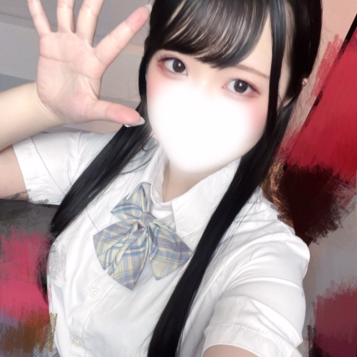 おはにょ！にあです🐈

松山2日目！ついに昨日鯛めし食べた🫶🏻
昨日会いにきてくれた皆様ありがとう！
途中ぱらりぱらりと雨が降ってきてたみたいで…遠征中は天気予報見ないから皆さんの情報が頼りです笑

制服のコスプレも嬉しい〜ッ！！！
今まで着てない色味だったからとってもかわちくて歓喜🫧
初夏の爽やかな季節を感じさせますね、実際は湿度の高い初夏ですが…（）

今日も9:00〜24:00でおります！
明日は早めに上がって東京帰るので1日いるのは今日だけ！
お天気微妙みたいだけどお時間合うお兄さんよければぜひ！遊びにきてね🍓