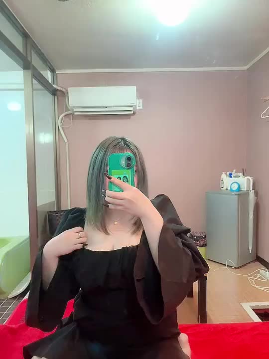 空きました！！！

お誘いくれたお兄さん達
ありがとうございます（; ;）

残り時間少ないですが
お誘い待ってます☝️🩵🩵🩵