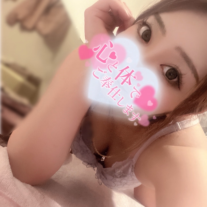 出勤したよぉぉおお(〃>▽<〃)/*

実は、昨日仕事終わりに

朝6時⏰まで呑んでしまい…🥃

自分でもよく起きれたなと関心。

それでも元気な💜れな💜と

遊ぼッってはなし〜( 📞¨̮ )♥