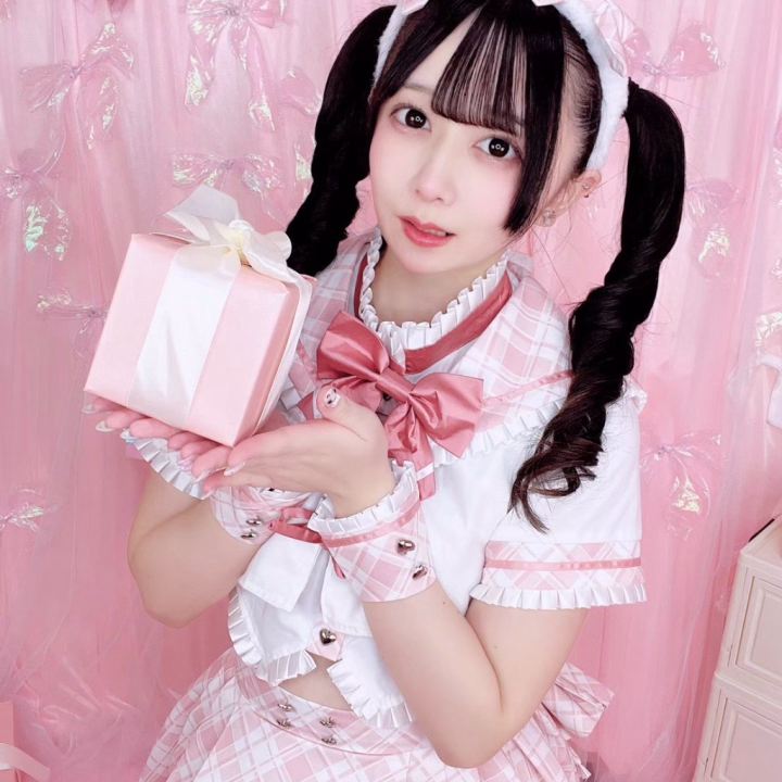 みるぽんは匂いフェチです😻

シャンプーや石けんの香りがすると、つい気になっちゃうぽよ🩷

清潔感のあるお兄さまの香りにもドキッとすることがあります🥰

どんな匂いがするのかなって気になるんだよね🎀

嗅がせてって言いたくなっちゃう😽

みるぽんのも嗅いでみる？🩷

あっちもこっちも嗅がれたいぽよ😻

🎀みるぽん🎀