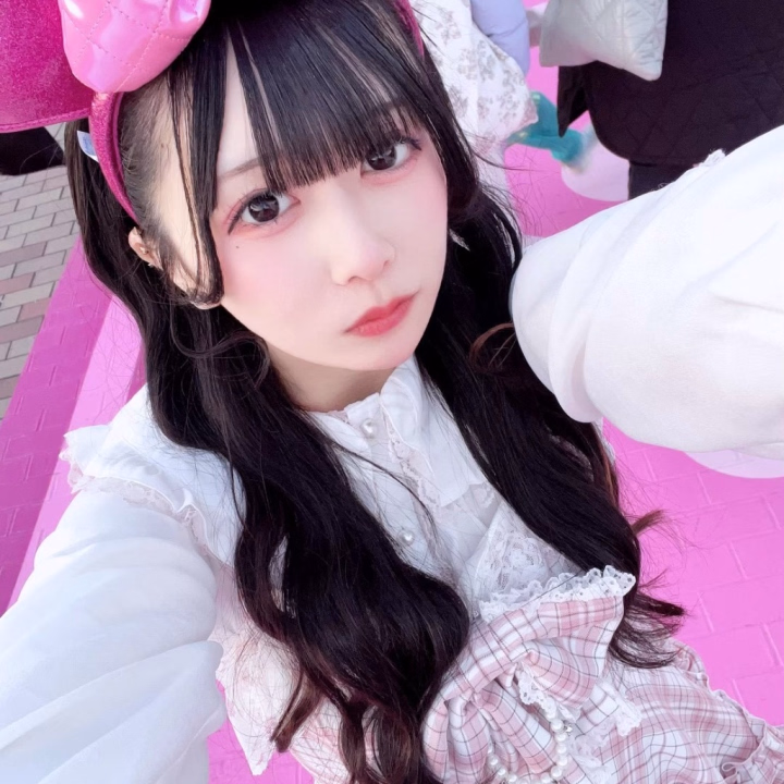 みるぽん、方向音痴かもって思うことがあります😻

ナビを見ながら歩いているのに道に迷うし、キョロキョロしちゃうこともあるぽよ🩷

でも大丈夫✨

優秀なスマホあるから何とかなってます🥰

お兄さまは方向感覚いいタイプかな🎀

愛嬌たっぷりのみるぽんを、いっぱいかわいがってね😽

みるぽんとえっちしたいお兄さまも待ってるぽよ🩷

🎀みるぽん🎀