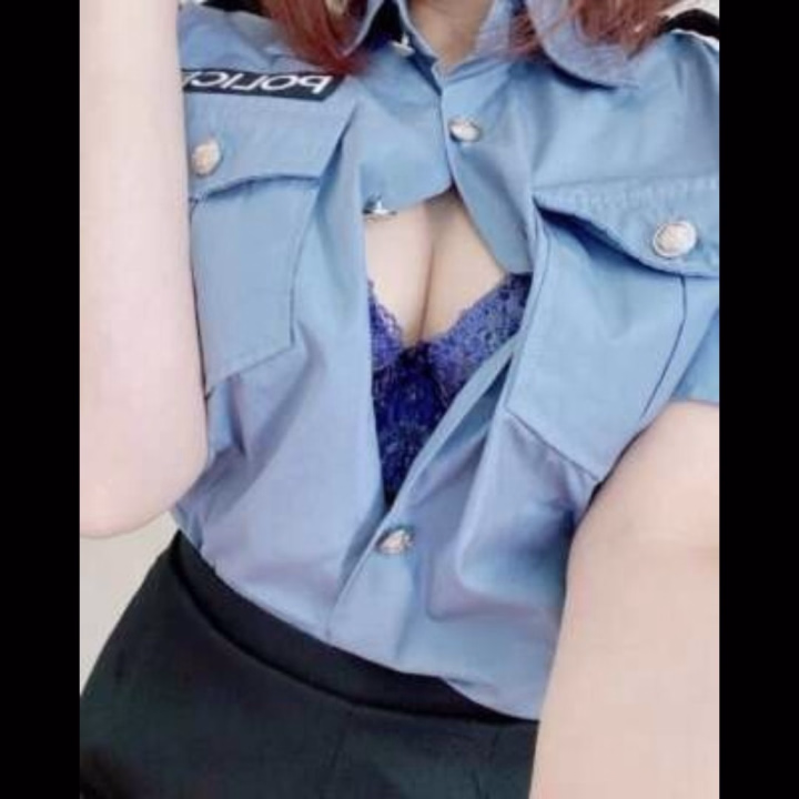 こんばんは🌃🌙* :ﾟ

出勤しました︎💖
本日は20時からラストまで
います︎💕︎︎💕︎

水曜日✨️週の中日ですが
いかがおすごしですか？✨️✨️
お時間合う方ぜひ💗
よろしくお願いいたします🙏✨️

お誘いお待ちしてます🫶🏻💗

かおり💖
