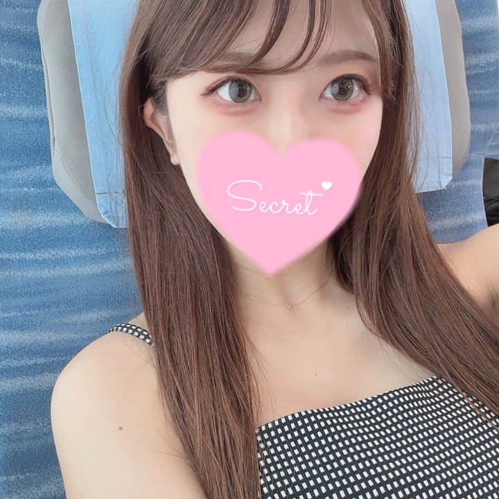 このあと16時からいますよん₍  .  ̫. ₎◞🪄


今週の出勤は今日でおわり〜！
タイミングあうお兄さんは会いに来てね💗


みいな
