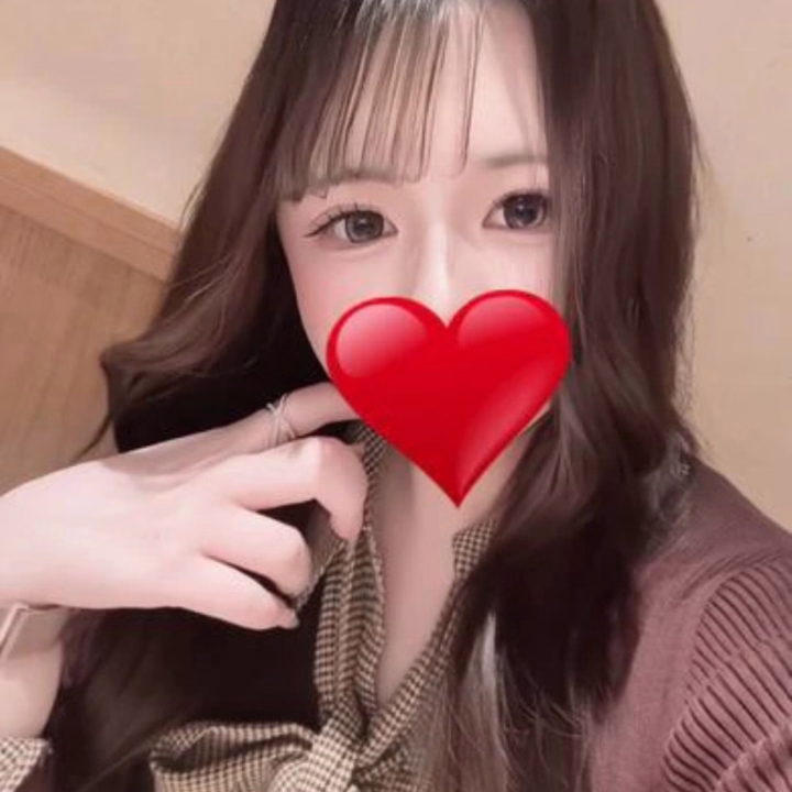 💋大好きな💖お兄様へ💖

お仕事中かな？💼 頑張ってるお兄様を想像すると、ゆりなドキドキしちゃう💓

今日も1日、お疲れ様でした！🌟 毎日忙しいと思うけど、無理は禁物だよ💦 ゆりなが癒してあげるからね😘

お兄様の頑張ってる姿、カッコいいなぁっていつも思ってるよ😍 ゆりなのこと、思い出してくれたら嬉しいな💕

お昼休みに、ちょっとエッチなこと想像して、リフレッシュしてね😉 ゆりなとの時間を思い出して、頑張って💪

お兄様の疲れ、全部💋ゆりなが受け止めてあげるから、いつでもお店に来てね🌟 今日も明日も、ずっと応援してるよ！✨

💕ゆりなより💕
