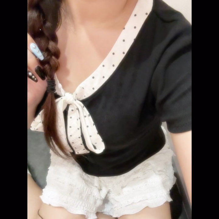 こんにちわ〜ここあです☕𓈒𓂂𓏸

今日はお客さんに「この髪型してほしい〜！」って言われてた髪型にしてみたよ🤭🩵
似合ってるかな〜？🥺✨

今日は雨も風もすごいね☔️💧
会いに来てくれるお兄さん達は、足元に気をつけて来てくださいね🙂‍↕️🫶

楽しみに待ってます☕𓈒