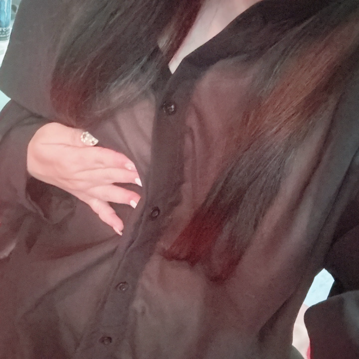 今日もあと少しでラストです😭
あおも今日が本当の本当に
最後になるので
お仕事終わりでも会いに来てくれたら
嬉しいな😳❤️🔥
お兄さんのおち♡ぽで
最後締めくくらせて??
いっーーーぱい御奉仕させてください💗
今からでもお店にお問い合わせ📞
ネット予約できます🙆♀️
えちえちな彼シャツで待ってるね💕︎