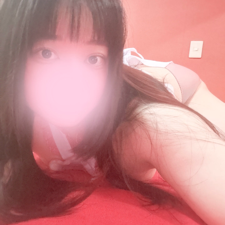 今日はポカポカ日和♡
お散歩したり外に出て遊べちゃう日だね!
最近は暖かかったり、寒かったり
忙しいけど
お兄さんは体調どうかな??
あおはとっても元気だよ☀️😄
お兄さんのことビックスマイルで
今日もお出迎えするね💕︎
夕方からもお誘い待ってるよ🥰