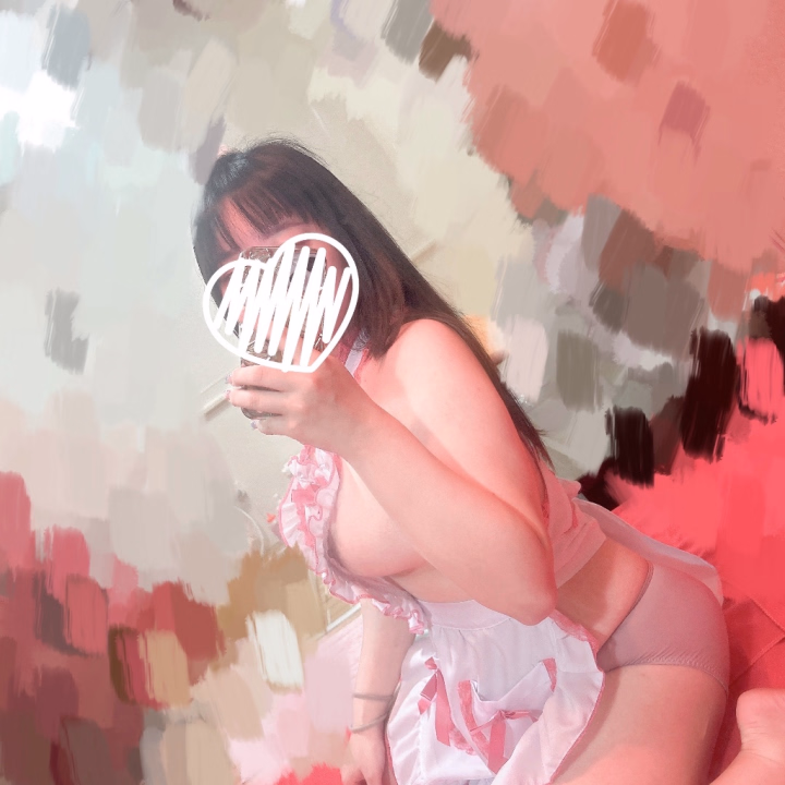 今から飲み会したりっ？？


外は寒いのかな？
昨日は夜そんなに冷えなかったけど🥺


気温差激しいから体調気を付けてね♡




ところでイチャイチャ足りてなくない？
あおは足りてない！！
お兄さんとイチャイチャ早くしたい🤤