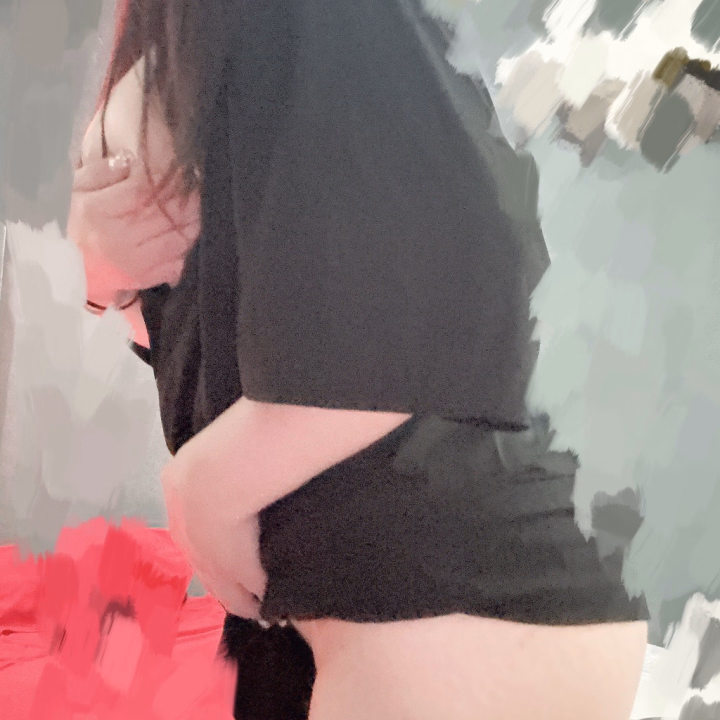 お兄さんの溜まった欲望
全部あおに解放させて??
あおの出勤もあと2日なの
気になってくれてるお兄さんは
この2日がチャンスだよ😳💗
いっぱいえっちなことしよ❤️