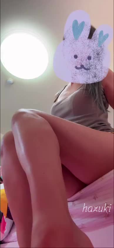 明日、早番のみの予定でしたが、少しだけ延長して19時半までにしました🙂
それ以降の時間帯をご希望の場合は、一度、ヒメチャンネルのトークかお店にお問い合わせくださいませ。調整可能だと思います👀

足を用いたプレイ、好評です🐾
シルバーウィーク、充実した時間になりますように💋