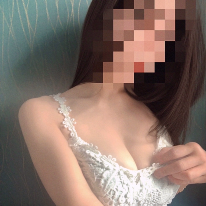 今日からいよいよ8月がスタート✨🌻✨
7月は本当にたくさんのお客様に
ご予約とお問い合わせをいただいて、感謝で胸がいっぱいの日々でした…!😭💖
不定期な出勤が続く中、ご指名のお客様、
初めましてのお客様、お時間作って頂き本当にありがとうございます😭、、
やばいーとか癒されるーって言ってもらえるたびに、
もっとやばくなりたい🔥って思ってしまいます🤣
7月🧡お会いした皆様ありがとうございました😭❤️
8月もお会いした皆様に思い出していただけるぐらい
濃いお時間作りたいです🩷
いつも本当にありがとうございます✨