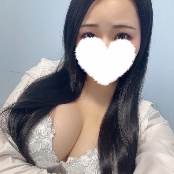 出勤しました！



今日も0:00までです！


米子の🛁やさんの夜は日によってめっちゃ忙しくなるのでドキドキしてます！



今日は絶対イチャイチャするぞ〜！って気持ちのお兄様はぜひご予約お待ちしてますm(_ _)m♡