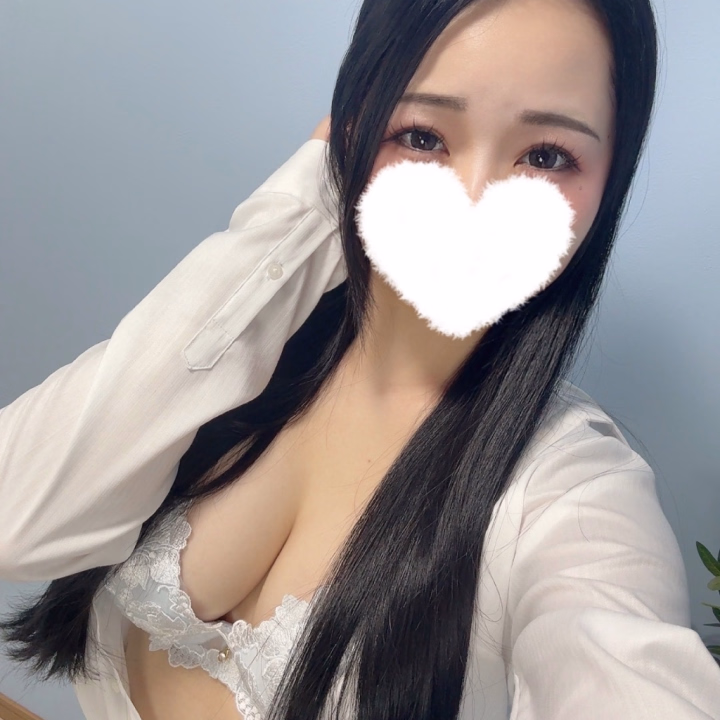 最近全力でダイエット頑張ってるから
待機中はYouTubeみてストレッチとかしてることが多いですᕙ( ˙꒳​˙  )ᕗ


姿勢悪いの直したいし痩せたい🥺︎


お兄様とのイチャイチャもカロリー沢山使えるようにいっぱいこはくから動いちゃうよ♡♡
