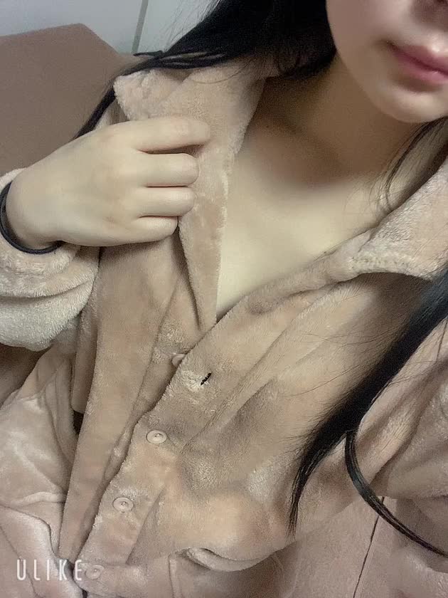 さっきまで一緒に温まってたお兄様を見送る時、廊下に出ると一気に寒いんだよね🥹


ばいばいの瞬間がとても寂しいよ


ギリギリまでハグして体温分け合おうね💕︎