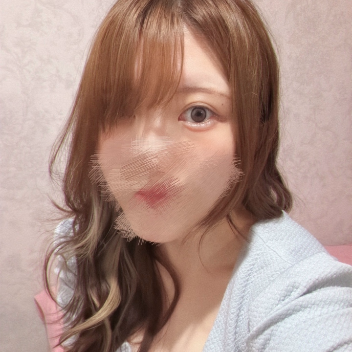 新年1回目🌅
いつも会いに来てくれる方も、
初めましての方も、
たくさんたくさんありがとうございました🥺

化粧道具忘れてちょっといつもより
顔の出来があれでしたが、普段はもうちょっとかわいいはずです！おそらく！

最後のお兄さんはお風呂熱くてごめんね😭

今年も何卒、よるるをよろしくお願いします🙇‍♀️

※1/18〜2/15のシフトに関して
カモフラージュバイトのシフトが13,14日あたりに決まるので、それが決まり次第すぐシフト出します🥺
お待ちいただければ嬉しいですね🙇‍♀️💦