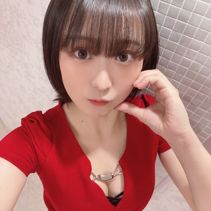 りりかです！
特別に顔出しちゃう💖
りりかのこと気になったお兄様方❗️
フォローしてメッセージ送ってね💖