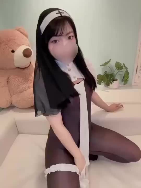 お尻ぷりぷりー🍑💓
叩くといい音がなるんだぁ！
ちょっと叩いてみる？？