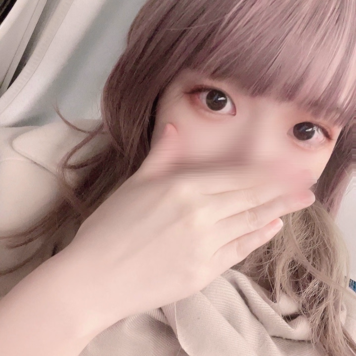 おはよう☀️❤︎

明日7~18時まで出勤します❣️

なんか久しぶりだ〜👀✨️✨️

言ってなかったけどMット講習してデビューしました！

水戸で経験積むつもりが諸事情で
すぐ帰ってきてしまったので
経験値ほぼ無いに等しい初心者🔰です🥲💕

優しく見守ってくれたら…嬉しいです💖
五反田ではまだやった事ないから初めて誰になるんだろう💭笑

お誘いご予約お待ちしております🌟⋆꙳

えみり