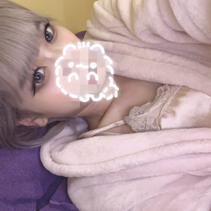 おはにょ

今日も16時から、よろしくねん(*^_^*)


昨日は待機中オ〇二ーのしすぎで濡れづらくなるという事件発生💦

退屈させないでっ😠👊笑


こんなことを言ってますが

そのあとしっかり濡れました……。

ちょろい………😞笑笑



いっぱい濡らしてくれるの待ってるね💕︎



ろん