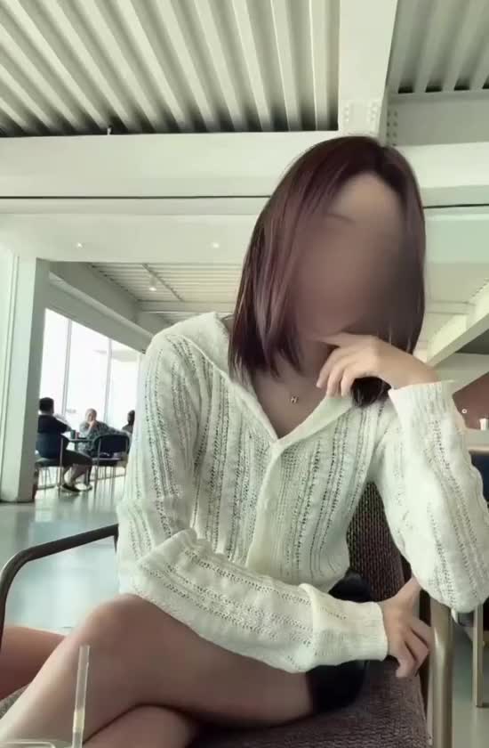 ハピネスに入って6回目の出勤な
新人あんずさんです❣️

Ⓜ️ットは地元の高級店？で
やっていたこともあって
そこで楽しいと芽生えちゃいまして
色々とあり福岡にやってきたのですがⓂ️ットの世界って広い🌏
そして非現実❣️これがまさに...
としみじみ感じておりますܸ⁺˳✿⏦۠₊

初体験のお兄様はどこをどうやられてるの❣️なんて別世界が広がるし
Ⓜ️ットすき❣️ってお兄様はここだけしかこういうことされた事ない❣️なんて色んな初体験ができる❣️それがハピネス❣️

けどけど実際難しくて使わない
筋肉を使う、ヌルヌルすべらないように体幹が大事という🩷ᩚ〔ﾌﾀﾞﾝｳﾝﾄﾞｳﾌﾞｿｸ〕
あんずにも
気持ちいい！！
ヌルヌル！！
ダイエット笑笑
他にもいろんな
利点があるのです❣️

だから不安なお兄様も
Mッとないと！というお兄様にも
あんずのぬるぬる濃厚洗体🫧から始まる非現実てきな時間を
お届けしたいと思ってます❣️

あんず❣️