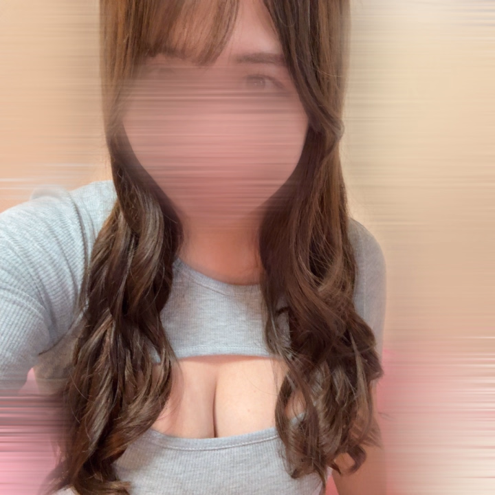 こんにちは💖
今日もありがとうございました！！！

今日だからこそお会いできるお兄さんにたくさんお会いできてとってもとっても嬉しかったです😚
私の知らないところで会いたいと思っていただけてることってたくさんあるんだな、、、と嬉しくなりました。
できる限り全ての私に会いたいと思ってくださってる方にお会いできるようこれからも頑張ります！！

どうか会える日を楽しみにしててください🥰
それじゃあ、またね💞