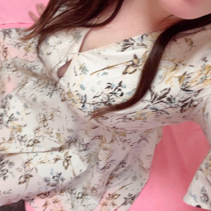 こんばんは💞
今日もありがとうございました！！

今日は本指名様だけで満枠完売でした✨
とっっても嬉しいです！ありがとうございます♡

新たな出会いも好きだけど、本指名様はやはり特別ですね。
また会いたいと思っていただけることが決して当たり前でないので、また会いたいと思っていただけるような人でありたいなと改めて実感しました。

地震はみんな大丈夫だった？？
怖かったね🥺

それでは、次は日曜日の7時から出勤します！
よろしくお願いいたします🥰