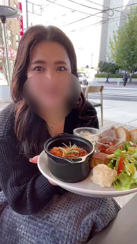 少し前の動画だけど、
お兄さんと外出してご飯の時にお話してた所撮ってたやつ🫶🏻🎶

こう見ると表情豊かすぎる🤍笑
お兄さんからはこう見えてるのか🥺笑


🎀mikuri🤍