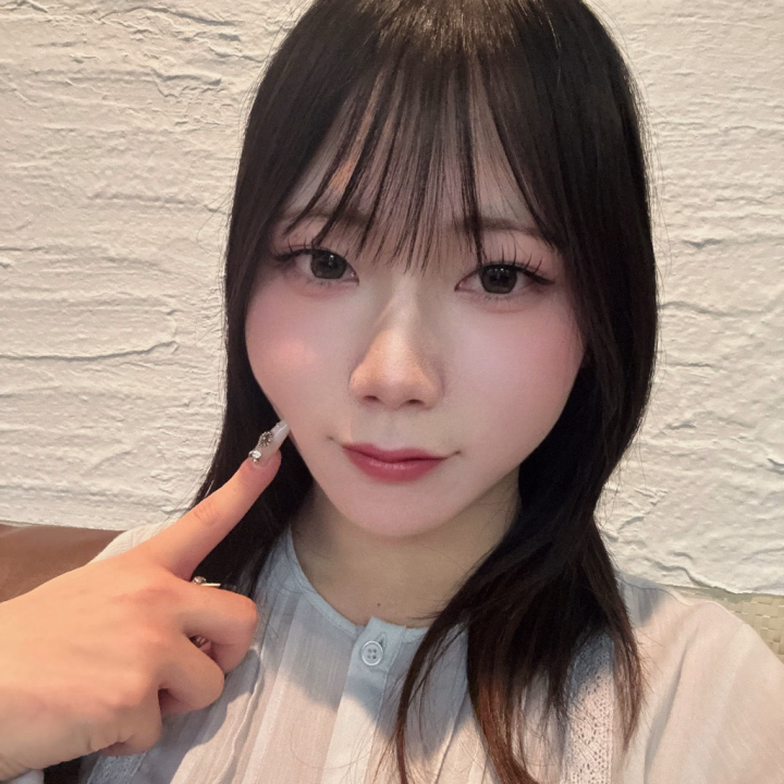 大阪梅田店、無事到着しました🫶
移動ちょっと疲れたけど、会えるの楽しみにして元気チャージしてます✨

いよいよ明日から出勤です🥺
はじめましての方も、いつも来てくれる方も会えたら嬉しいな💭

大阪でどんな出会いがあるかドキドキしてるので
タイミング合う方、ぜひ会いに来てね🩵