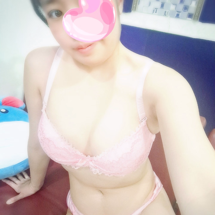 お昼のひととき…♡

午前中は、はじめまして様のロングコースと仲良し様にお会いできました。

たくさん可愛がっていただいて、心も身体もぽかぽかに…。
素敵なお時間をありがとうございました♡

いっぱい笑って、よい汗もかけて幸せでした。

午後からも２１時まで受付しております。

タイミング合いましたら、ぜひ癒されにいらしてくださいね♡

お誘い、お待ちしております。

みらの