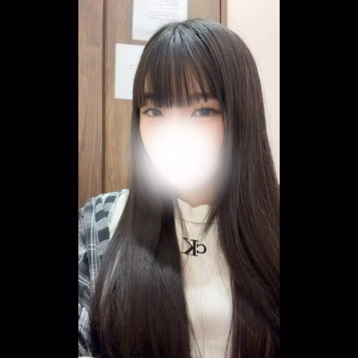 おそくなっちゃった💦

20時から出勤してるよ〜
22時半までだからお時間合うお兄さんまってるねん❤︎