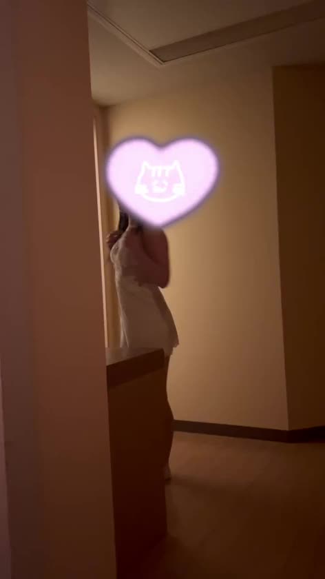 どこでも発情注意報⚠️🔞💕💕


最近なんでか…ムラムラのタイミングが
おかしいんだよね笑🤭


何かしてる時とかえっ♡ちな雰囲気
じゃないときでも

変態紳士様のこと思い出したら

大事なところがうずうずしちゃうの…🦪💕