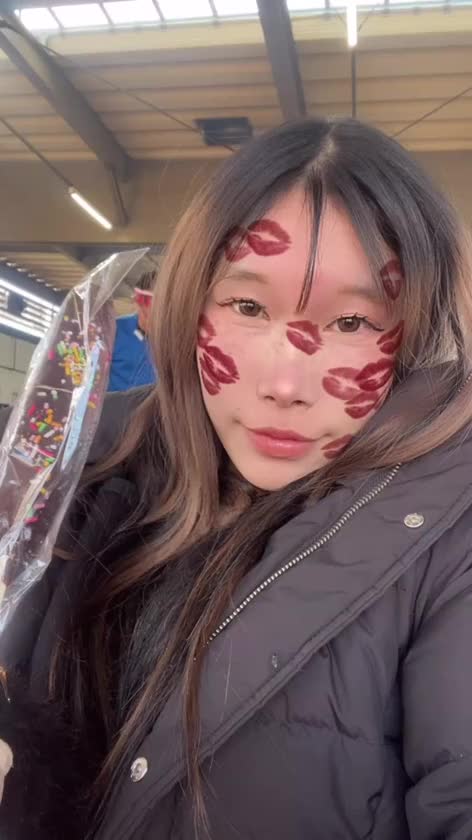 お仕事でもプライベートでも
おちん♡ぽ（？）🍌笑

を食べちゃうゆあです…㊙️



今日はおにいさんのギンギンな
🍌食べさせてくださいね笑