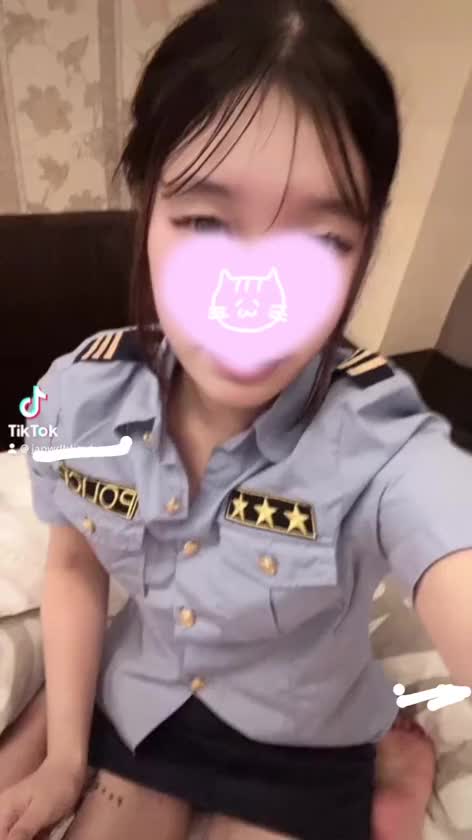 ポリス👮ゆあはどう~❔♡
かわいい❔💕


コスプレえっちってなんか
興奮しちゃう、、



おにいさんの性癖は❔💖