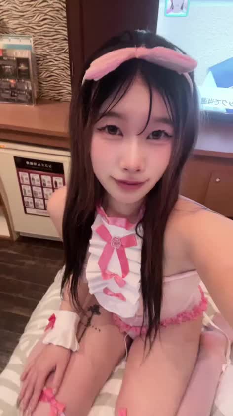 変態痴女💖化…⁉️

最近ゆあのおまん♡こさらに
濡れやすくなってきてる気がするんだよね…



ゆあもっともっと変態痴女💖化してない…⁉️



おにいさんのおちん🍌ぽで確かめにきて❔


感度いいねってみんなに言われちゃう///❤︎