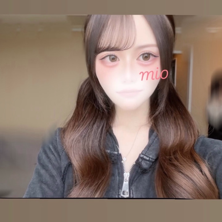 おはよう〜✨


平日なのに昨日もたくさんお誘いありがとうございました🫶

差し入れ持ってきてくれた本指名のお兄さんもありがとうだよ〜🥺

またゆっくりお礼書くね✨



今日もお部屋にいるのでお誘いお待ちしてます💕




みお🌷