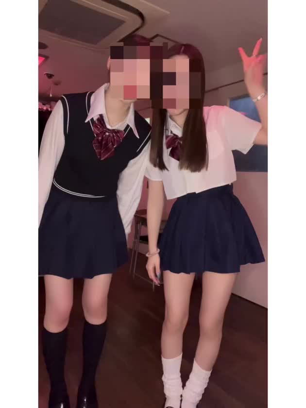 さなせいなで動画撮ったよ👧🏻👧🏻❤️このパンチラ中々見た事ないでしょ❤︎❤︎久々にブリッチした❣️頑張った❣️笑　いっぱい見てください♡♡無料🎁あるので毎日応援よろしくお願いします(∩-∩⸝⸝)՞ ՞
