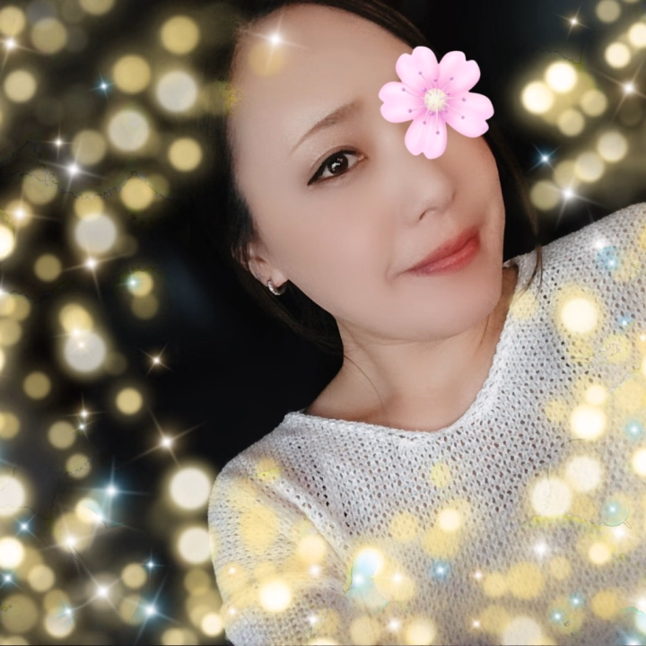 こんばんは🌙
皆さま♡今日も1日おつかれさまです😌

明日からまたがんばりましょうね(*^^)v
また、さつきに癒されに来てね❤️
でも、さつきの事も癒してね？？笑🤣💕

皆さま、ゆっくりやすんでくださいね😊
おやすみなさい( ˘ω˘)ｽﾔｧ💤🩷