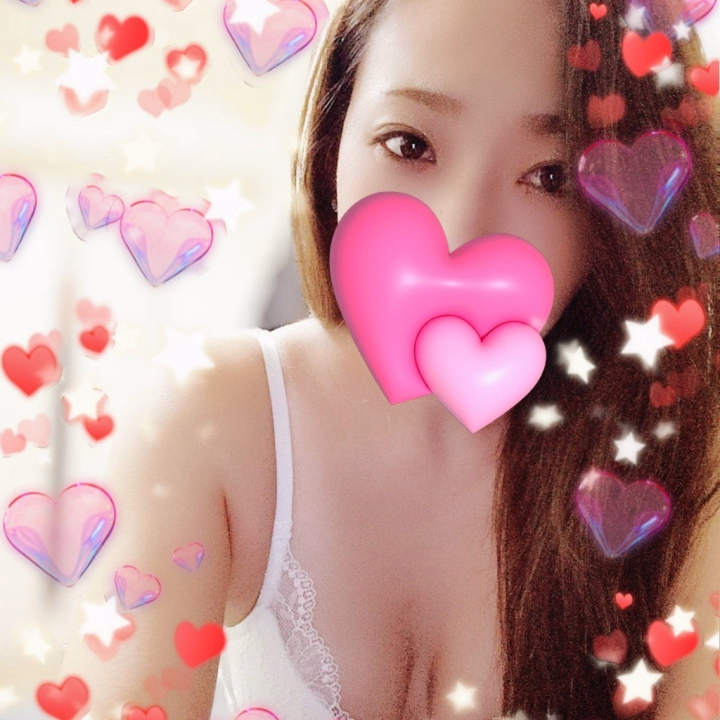 皆さま♡こんにちは(^^♪
今日からまたまた１週間がはじまっちゃいましたね🤣

ぼちぼち頑張りましょうね😊👐
しかし、この暑さだめぇー🥺💦さつきはすでに真夏スタイル笑🤣
真夏なに着たらいい笑？？
ほんとに溶けちゃう😑どうせ溶けちゃうなら…
皆さま♡と溶けちゃいたい……🫣❤️

今日はおやすみで只今お出かけ中（・∀・）ﾆﾔﾆﾔ
皆さま♡しっかり
水分補給忘れずにねッ❣️
ではまたブログ、カキカキ📝しにくるねぇ😘